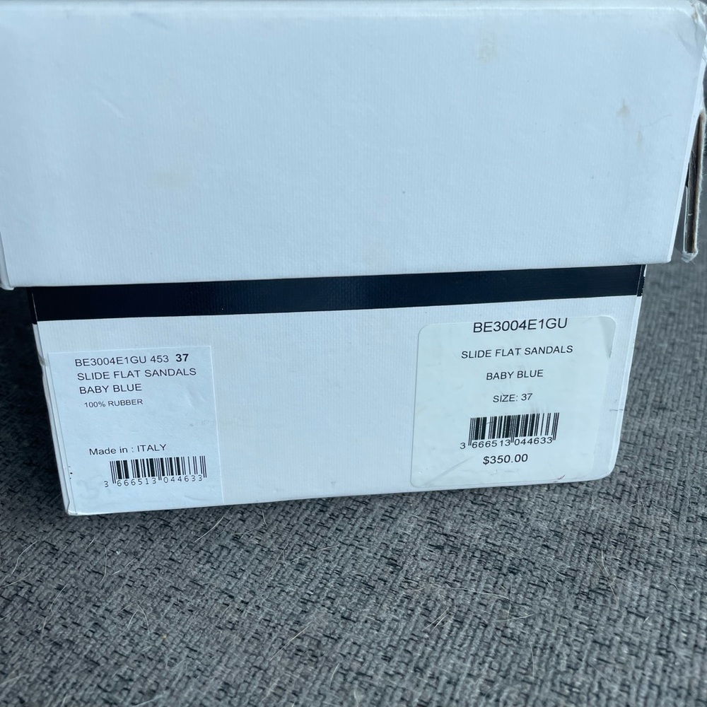 🫧GIVENCHY Paris flat sandals in transparent rubber - Picture 7 of 9